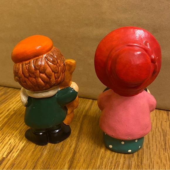 Vintage Small Boy With Cello And Girl With Accordion Ceramic Caroler Figurines. - Picture 5 of 6